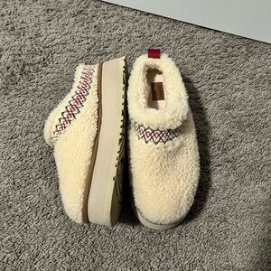 NEW UGG WOMENS TAZZ SHEARLING BRAID TASMAN PLATFORM SLIPPERS NATURAL